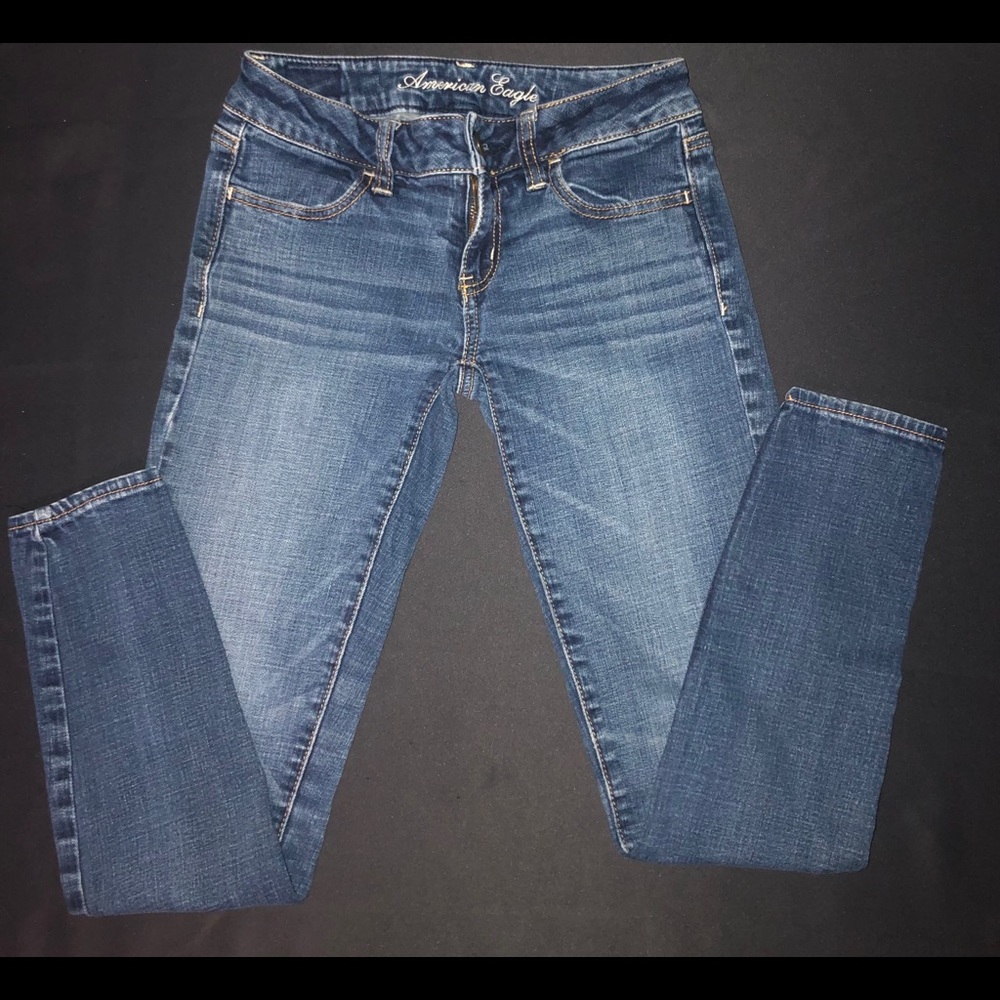 American Eagle blue jeans